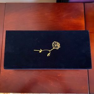 NWT Emerald Isle Eternal Rose